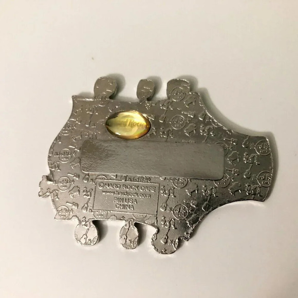 Hard Rock Cafe Magnetic Pin Name Tag Guitar Head - Picture 6 of 15